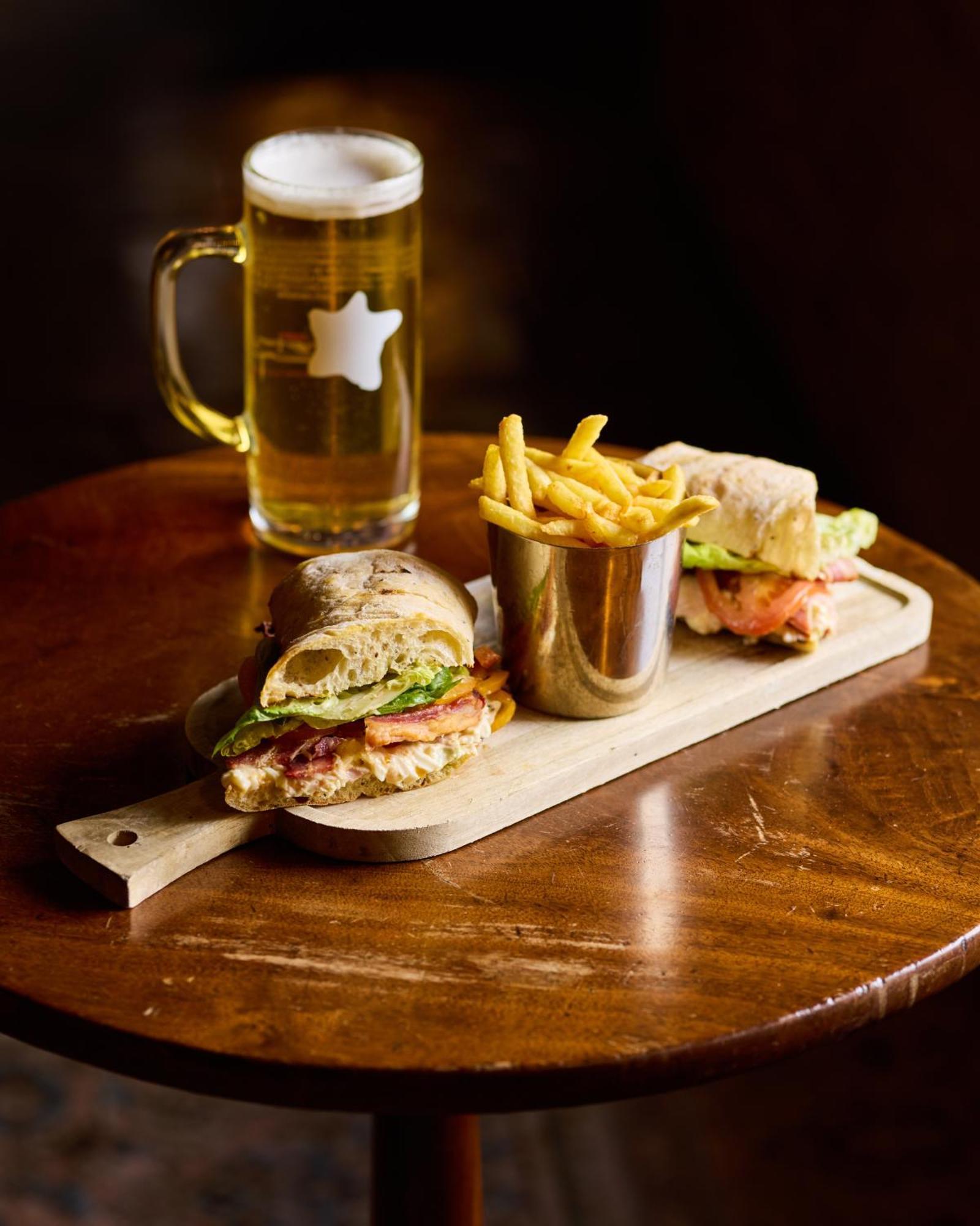 מלון Stanton Harcourt The Harcourt Arms מראה חיצוני תמונה A club sandwich with chips