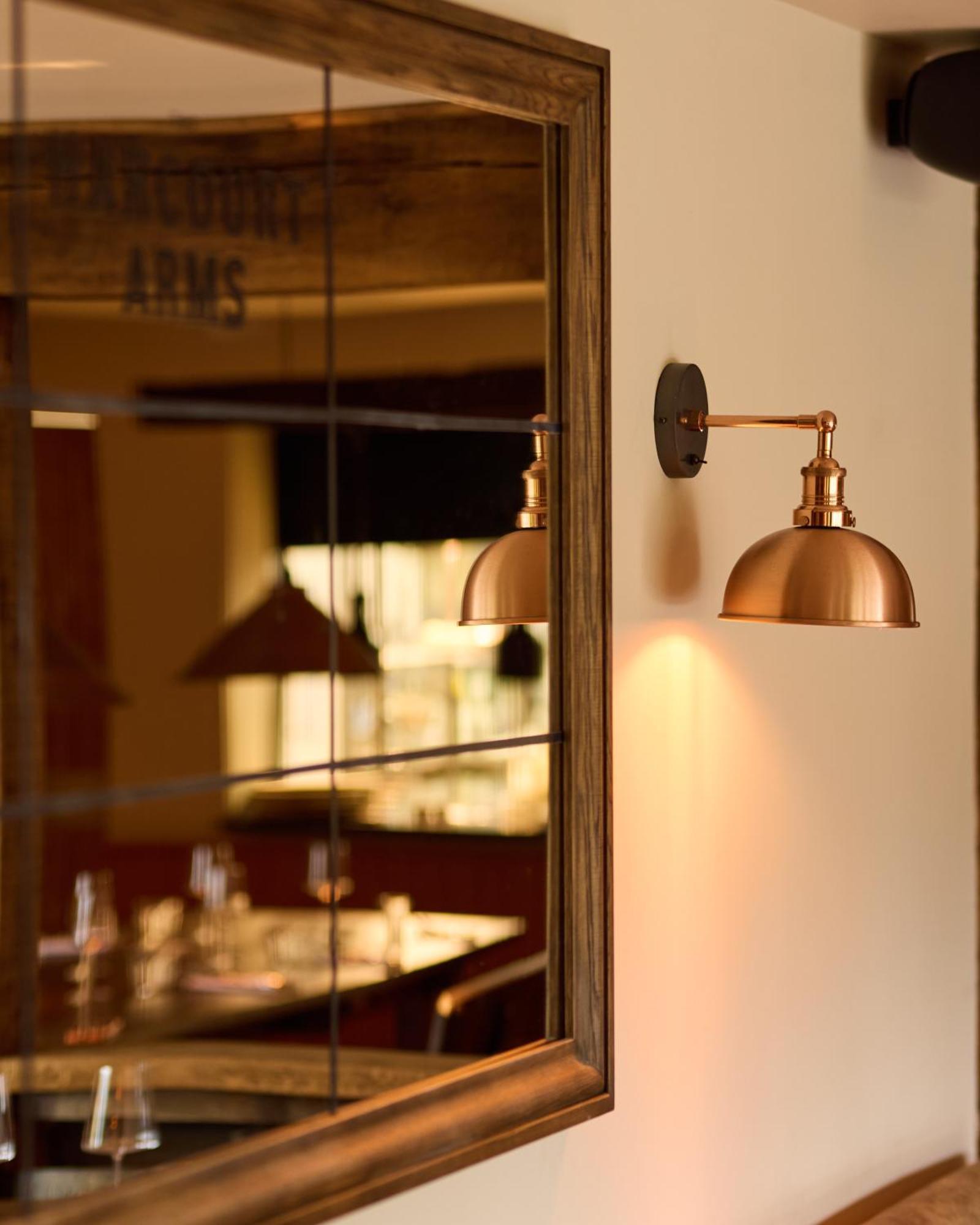 מלון Stanton Harcourt The Harcourt Arms מראה חיצוני תמונה A wall light